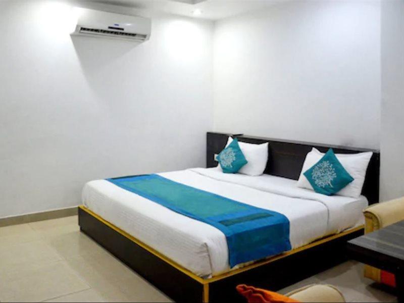 สโยนา เรสซิเดนซี่ Hotel ลัคเนา ภายนอก รูปภาพ
