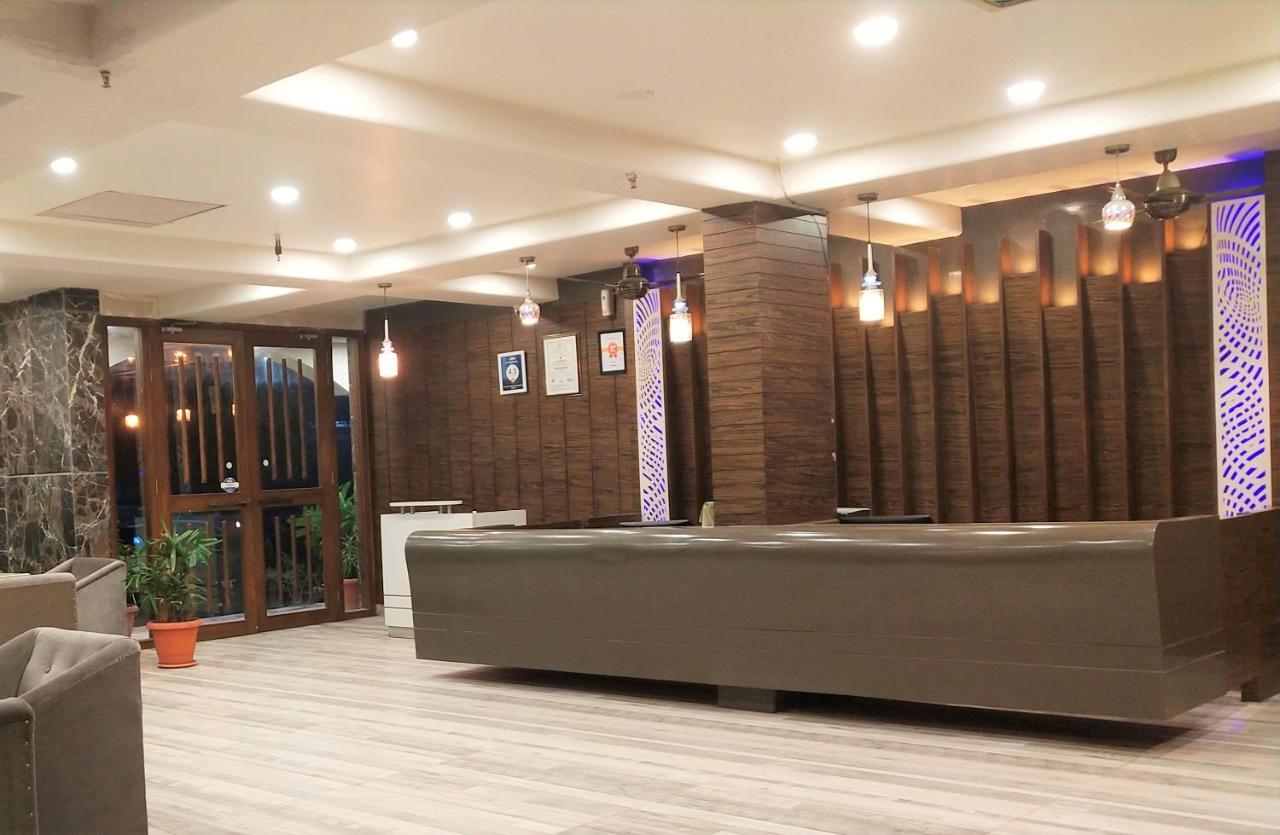 สโยนา เรสซิเดนซี่ Hotel ลัคเนา ภายนอก รูปภาพ