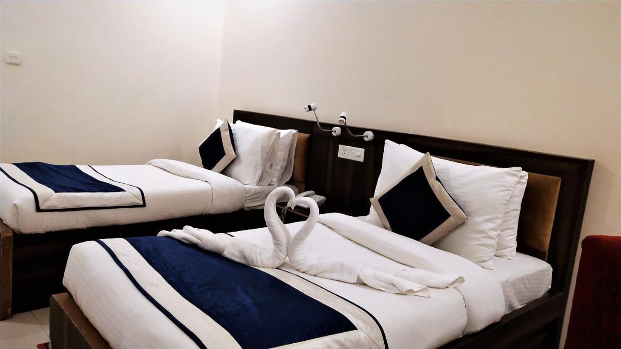 สโยนา เรสซิเดนซี่ Hotel ลัคเนา ภายนอก รูปภาพ